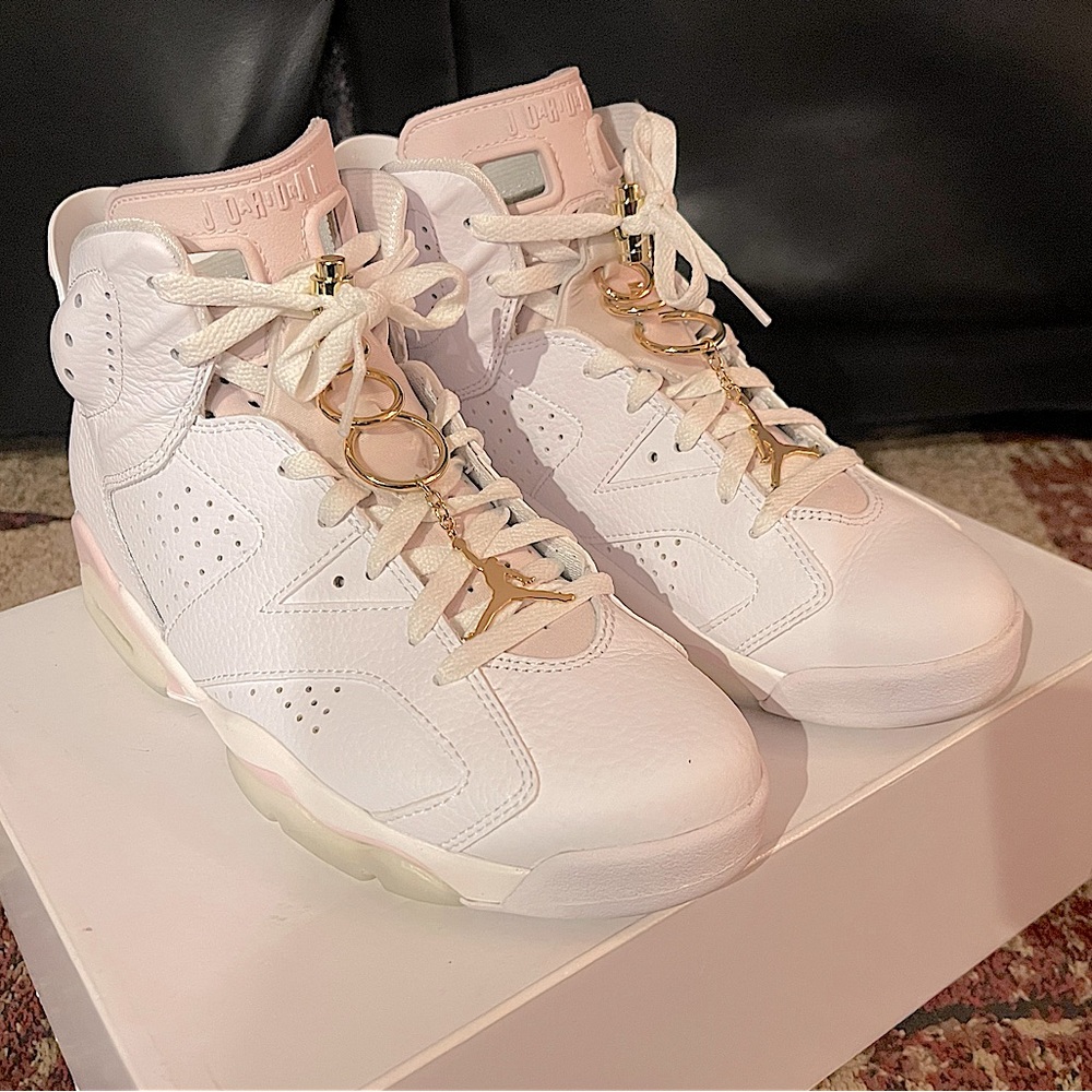 ROSE GOLD HOOP JORDAN 6 women’s size 9.5